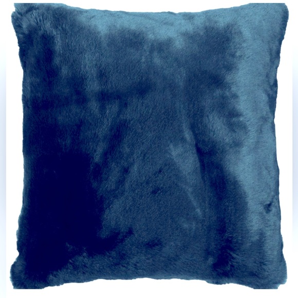 Hallmart Collectibles 18" Square Faux Fur Decorative Pillow Blue cover - Picture 1 of 12